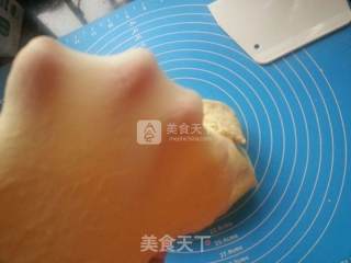 花型豆沙面包的做法步骤：1