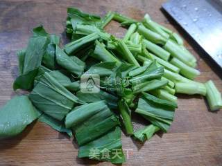 油菜蕻饺子波纹面的做法步骤：2