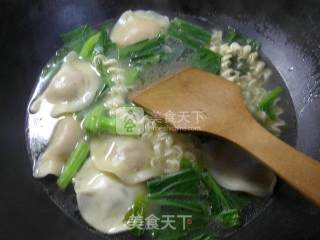 油菜蕻饺子波纹面的做法步骤：8