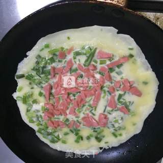 香肠葱香鸡蛋饼的做法步骤：8