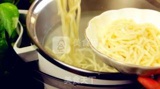 青海大王海鲜面的做法步骤：3