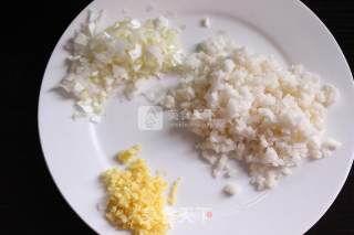【中国八大菜系】苏菜系列之淮扬狮子头的做法步骤：2