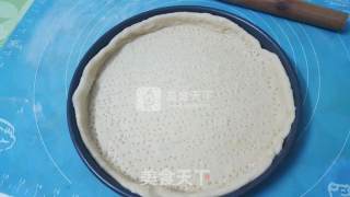 鲜虾火腿肠披萨的做法步骤：1