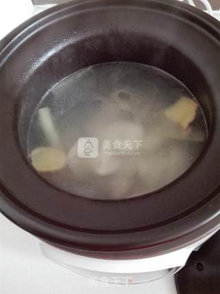 莲藕排骨汤的做法步骤：8