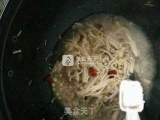金针菇炒肉丝的做法步骤：6