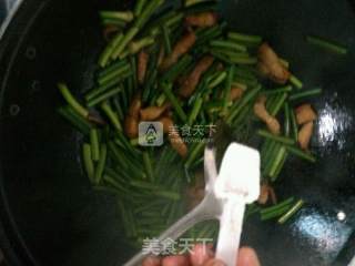 蒜苔炒肉的做法步骤：9