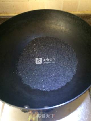 黑玫瑰养生绿豆糕的做法步骤：1