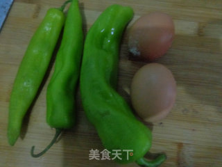 青椒鸡蛋饼的做法步骤：1