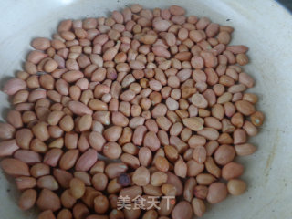 糖霜花生的做法步骤：1
