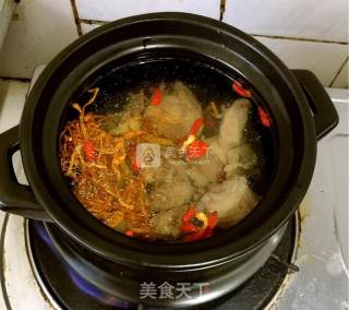 西洋参元气鸡汤的做法步骤：4