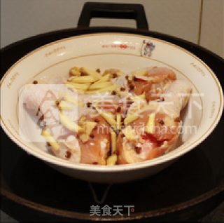 炸鸡—初雪时的诱惑！的做法步骤：2