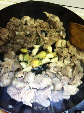 鲫鱼羊肉汤的做法步骤：8