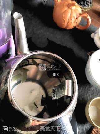黑糖姜母阿胶核桃枣粥的做法步骤：1
