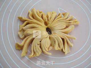 菊花馒头的做法步骤：8