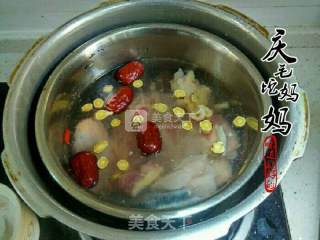 黄芪党参炖鸡块的做法步骤：2