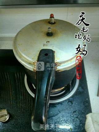 黄芪党参炖鸡块的做法步骤：3
