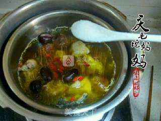黄芪党参炖鸡块的做法步骤：5