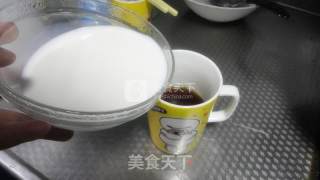【肥肥妈的美味手记】——懒人版原味奶茶的做法步骤：4