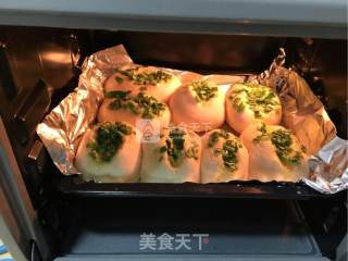 香葱面包的做法步骤：2