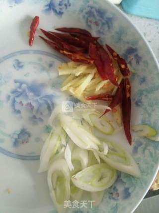 红烧鸡爪的做法步骤：4