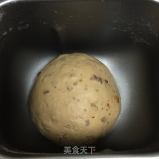 红枣核桃面包的做法步骤：2