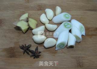红烧胡萝卜鸡翅根的做法步骤：4