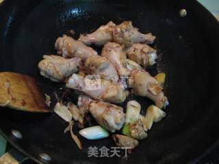 红烧胡萝卜鸡翅根的做法步骤：6