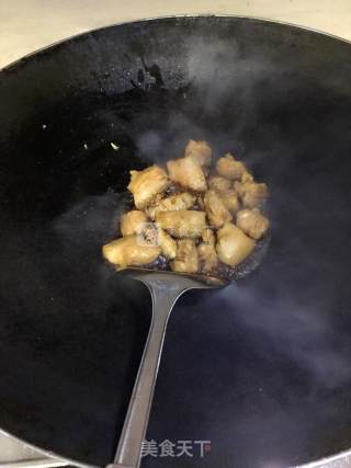 客家咸菜焖猪肉的做法步骤：4