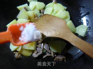 鸡胗炒土豆的做法步骤：6