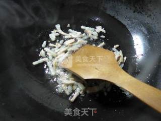 猪肉蒿菜波纹面的做法步骤：2