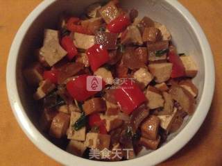 腊肉皮炒干子丁的做法步骤：7