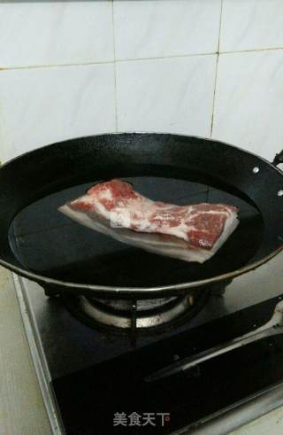 脆皮烧肉的做法步骤：3