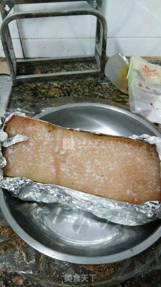 脆皮烧肉的做法步骤：9