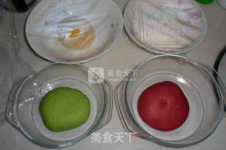 圣诞花环的做法步骤：1