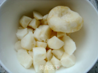 荸荠冰糖养生茶的做法步骤：2