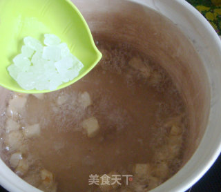 荸荠冰糖养生茶的做法步骤：4
