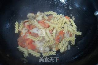 黑椒波龙烩番茄意粉的做法步骤：20