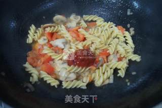 黑椒波龙烩番茄意粉的做法步骤：21