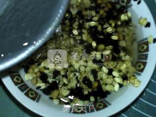 黑米燕麦黑黄豆浆的做法步骤：3