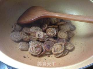 糖醋霉千张筒的做法步骤：5