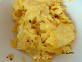 鸡蛋炒蒜黄的做法步骤：5