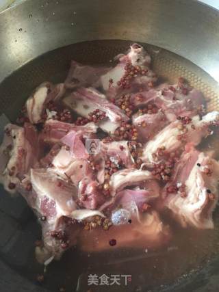 红烧羊肉的做法步骤：1