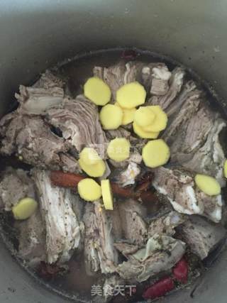 红烧羊肉的做法步骤：3