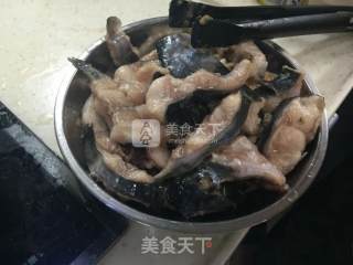 蒜子焖钳鱼的做法的做法步骤：3
