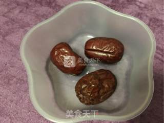红枣夹核桃的做法步骤：1