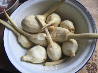 茨菰冬笋肉片的做法步骤：2