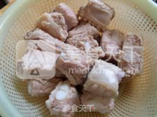 糖醋排骨—任性的吃货！的做法步骤：1