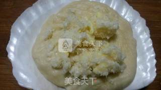 椰蓉馅奶油贝壳面包的做法步骤：7