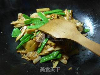 五花肉荷兰豆炒水笋的做法步骤：9
