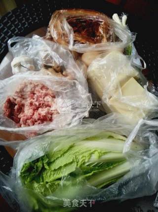白菜猪肉馅速冻抄手的做法步骤：1